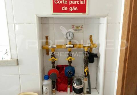 Marteleira. restaurante totalmente equipado