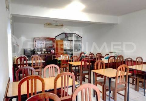 Marteleira. restaurante totalmente equipado