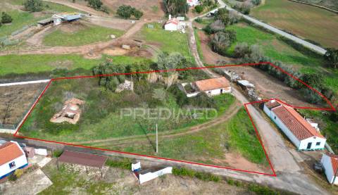 Quintinha com 3 ruínas a 20 km da praia da zambujeira