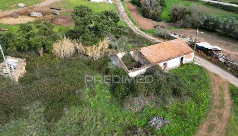 Quintinha com 3 ruínas a 20 km da praia da zambujeira