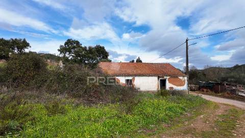 Quintinha com 3 ruínas a 20 km da praia da zambujeira