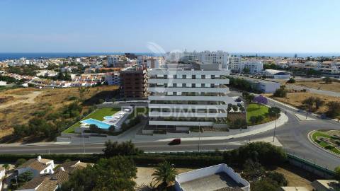 Apartamento t2 luxo, condomínio fechado, em lagos 