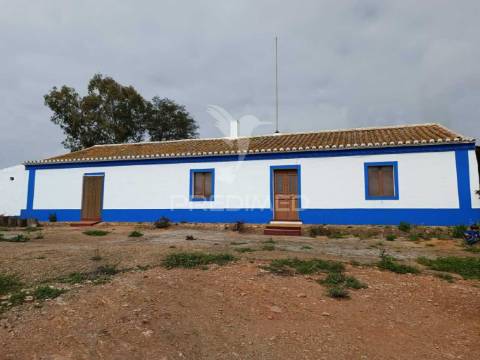 Herdade com monte alentejano - serpa