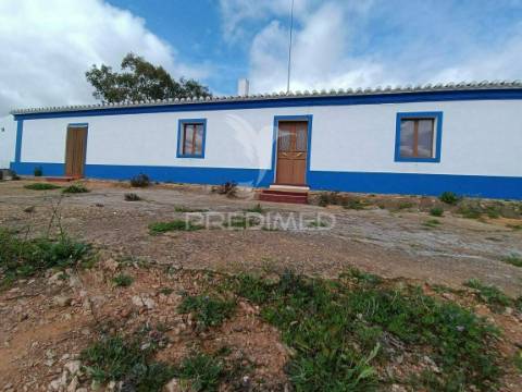 Herdade com monte alentejano - serpa
