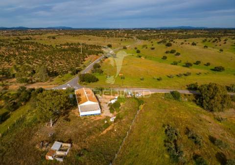 Herdade com monte alentejano - serpa