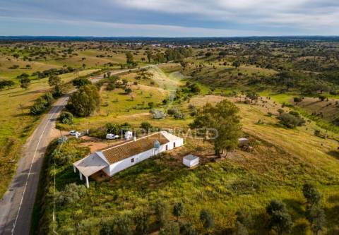 Herdade com monte alentejano - serpa
