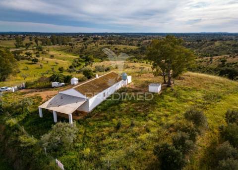 Herdade com monte alentejano - serpa