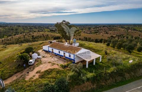 Herdade com monte alentejano - serpa