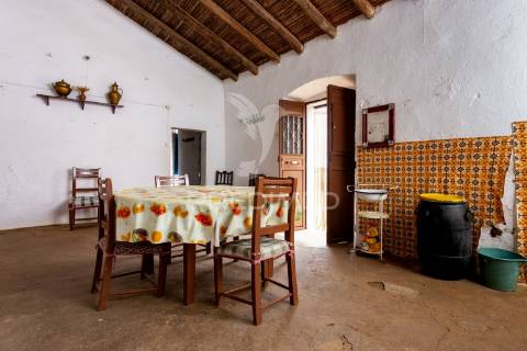 Herdade com monte alentejano - serpa