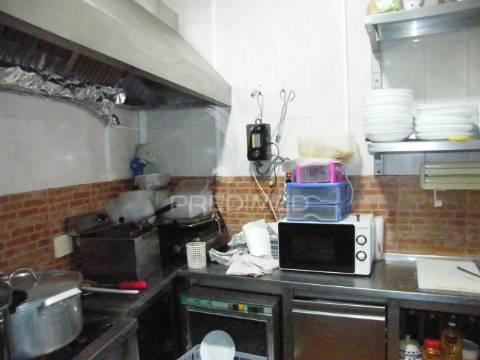 Restaurante bem localizado em nisa 