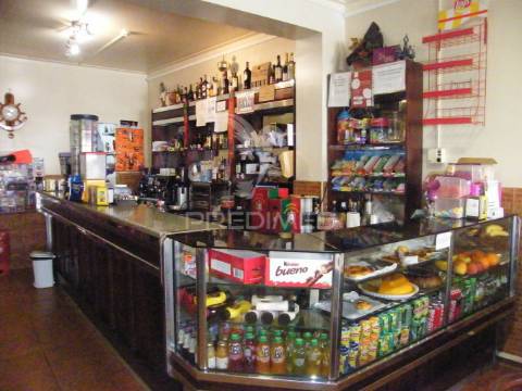 Restaurante bem localizado em nisa 