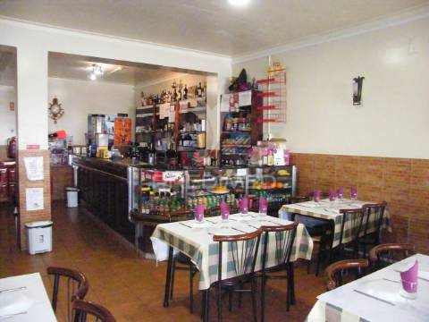 Restaurante bem localizado em nisa 