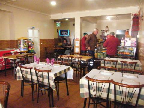 Restaurante bem localizado em nisa 