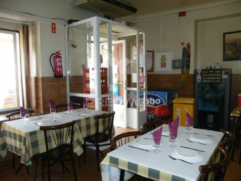 Restaurante bem localizado em nisa 