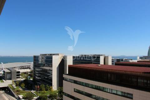 Escritório novo com vista rio - parque das nações