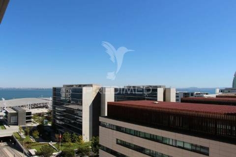 Escritório novo com vista rio - parque das nações