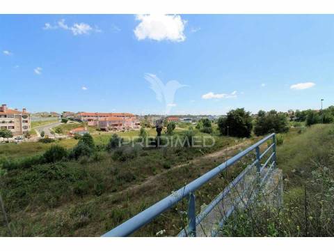 Lote prédio em santarém em urbanização de referência