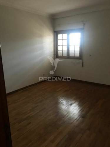 Moradia  t7 com terreno em ponte lima