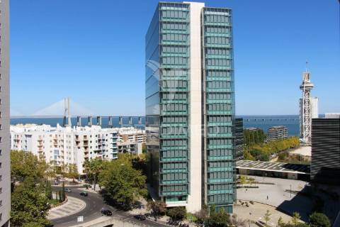 Escritório novo com vista rio - parque das nações