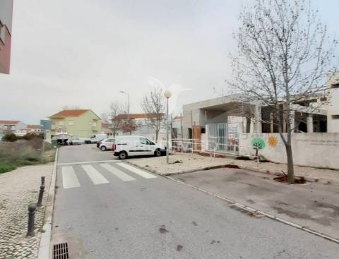 Terreno com viabilidade para 25 fogos