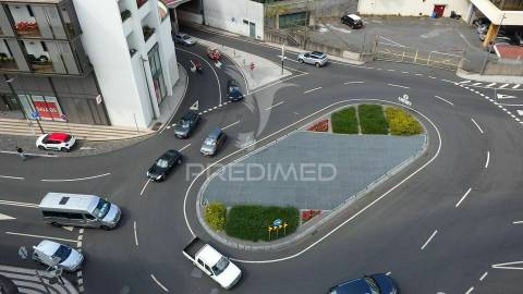Apartamento t4 no coração do funchal, centro comercial la-vie.