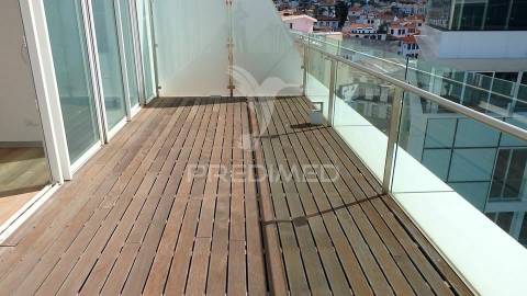 Apartamento t4 no coração do funchal, centro comercial la-vie.