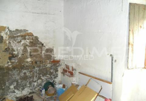 Montoito. casa rústica para recuperar junto à praia