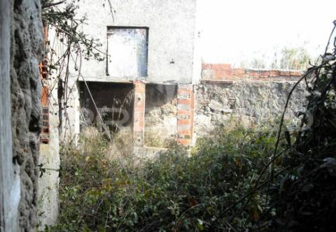 Montoito. casa rústica para recuperar junto à praia