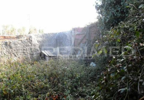 Montoito. casa rústica para recuperar junto à praia