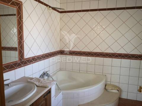 Loulé - moradia com 4 quartos / villa with 4 bedrooms