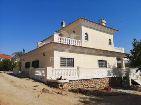 Loulé - moradia com 4 quartos / villa with 4 bedrooms
