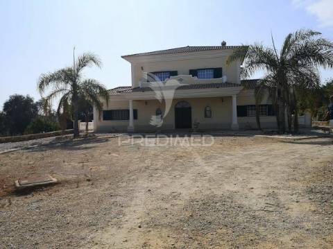 Loulé - moradia com 4 quartos / villa with 4 bedrooms