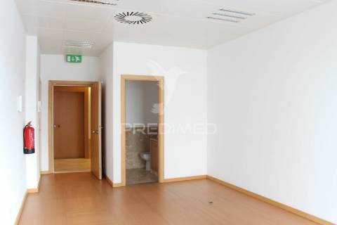 Escritório novo - parque das nações