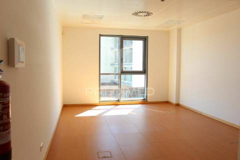 Escritório com vista rio e estacionamento - lisboa