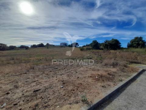Terreno para construção junto ao complexo aquático.