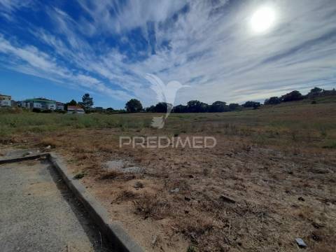 Terreno para construção junto ao complexo aquático.