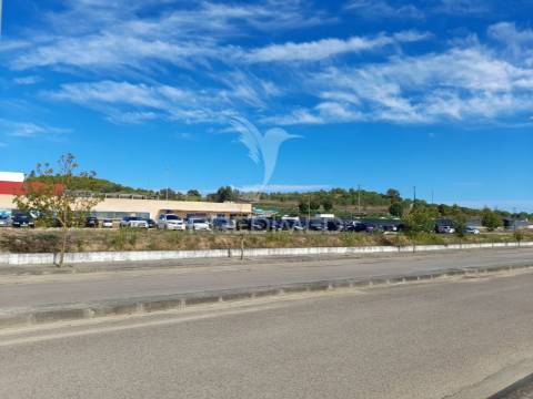 Terreno para construção junto ao complexo aquático.