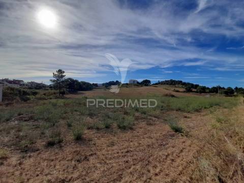 Terreno para construção junto ao complexo aquático.