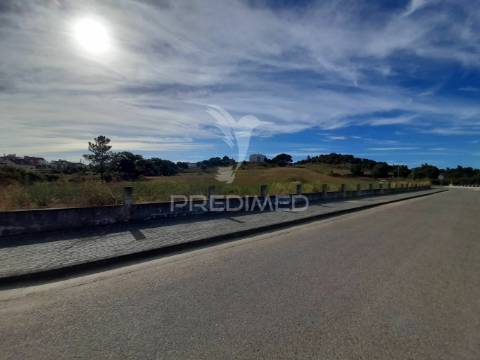 Terreno para construção junto ao complexo aquático.