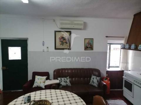 Casa pronta a habitar na aldeia de alagoa