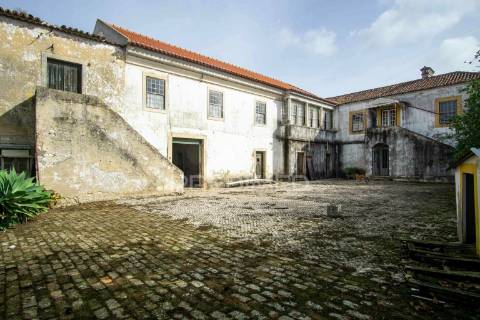 Casa senhorial no coração das caldas da rainha
