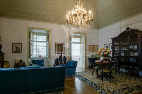 Casa senhorial no coração das caldas da rainha