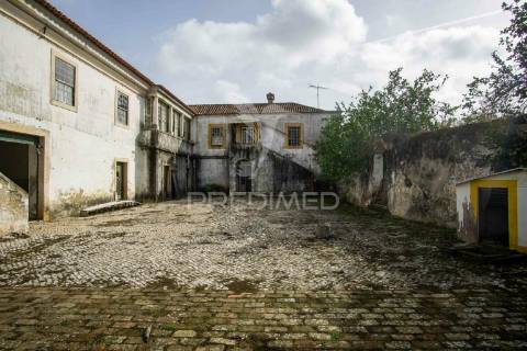Casa senhorial no coração das caldas da rainha