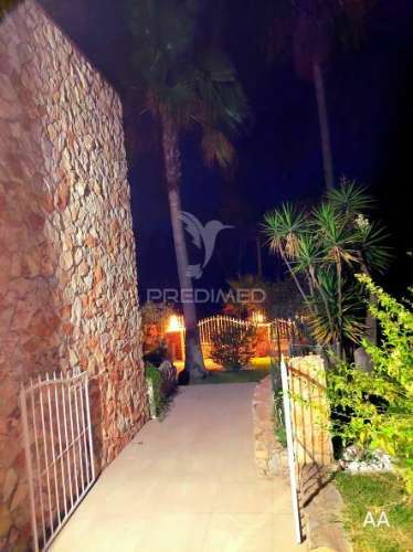 Almancil - moradia com piscina e jardim / private villa located in a green area