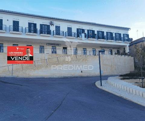 Espaço comercial-excelente localização no centro de pernes