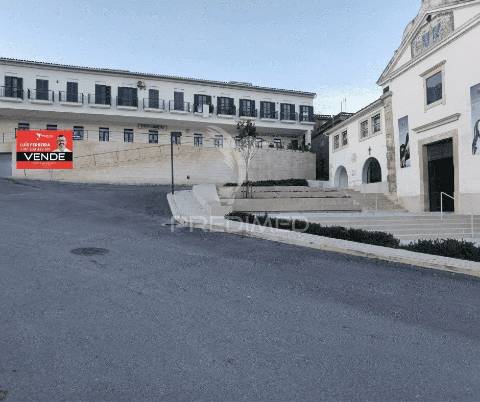 Espaço comercial-excelente localização no centro de pernes