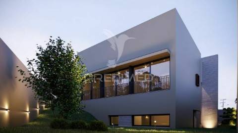 Moradia t4 nova em joane