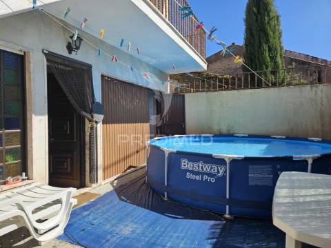 Moradia t3 perto de dorne com garagem para carro, barco ou moto água - valor negociável