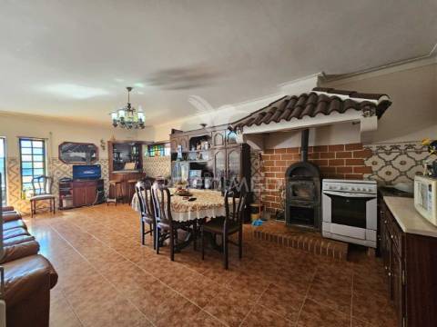 Moradia t3 perto de dorne com garagem para carro, barco ou moto água - valor negociável