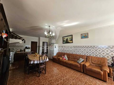 Moradia t3 perto de dorne com garagem para carro, barco ou moto água - valor negociável